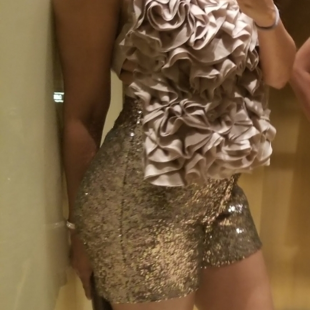 BCBGMaxAzria Ruffle Halter Top - XS/S - Picture 4 of 9